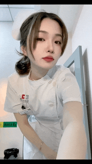 高难度美女软体av的相关介绍