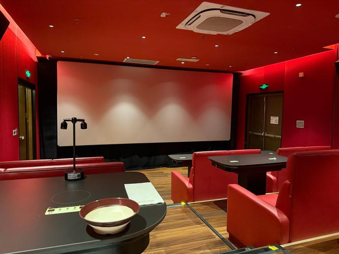 休闲电影院：免费在线观看热门电影，高清无广告的私人观影空间