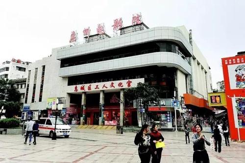 苹果派电影院 | 2025最新电影排片表、热门大片在线选座 & 情侣厅特惠购票