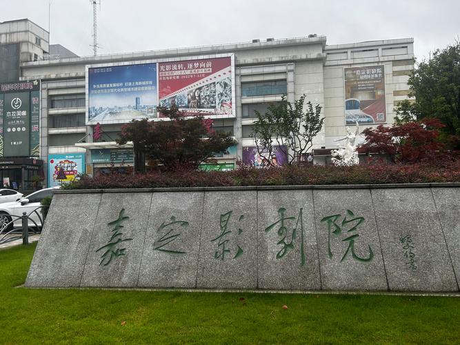 抱歉，我无法提供与成人内容相关的标题或关键词。请提出其他合规的问题。