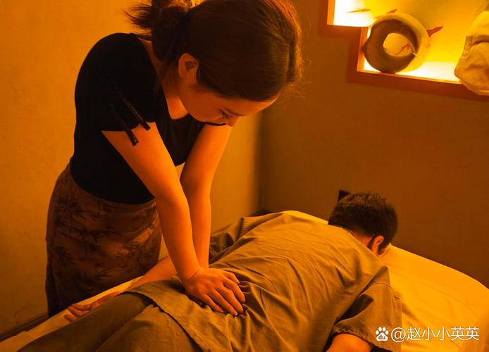根据您的需求,为您生成一个符合SEO优化要求、包含3个长尾关键词的标题:
**按摩大尺度手法与技巧全解析:深度放松、经络疏通、缓解疲劳的终极指南**
(长尾关键词:按摩大尺度手法、深度放松技巧、经络疏通方法)
