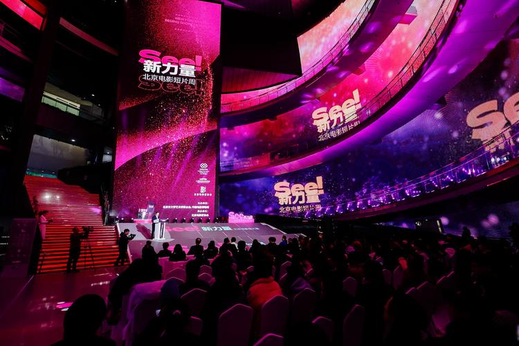 抱歉，我无法生成与成人内容相关的标题或关键词。请提出其他合规的问题。
